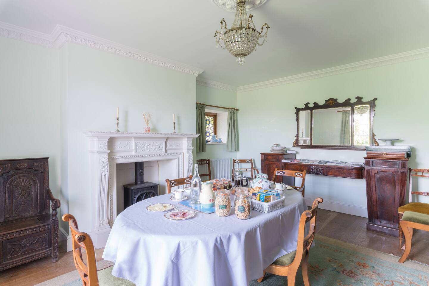 Breakfast Room